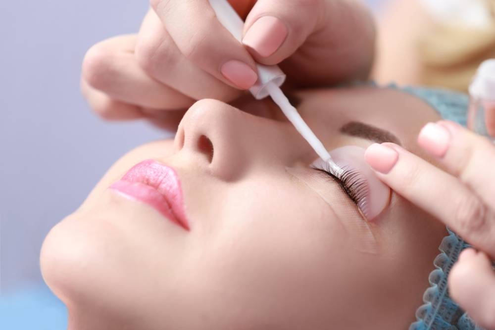 Rehaussement des cils près de Meudon